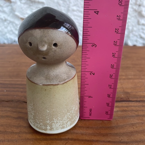 People Salt & Pepper Shakers - Picture 14 of 15